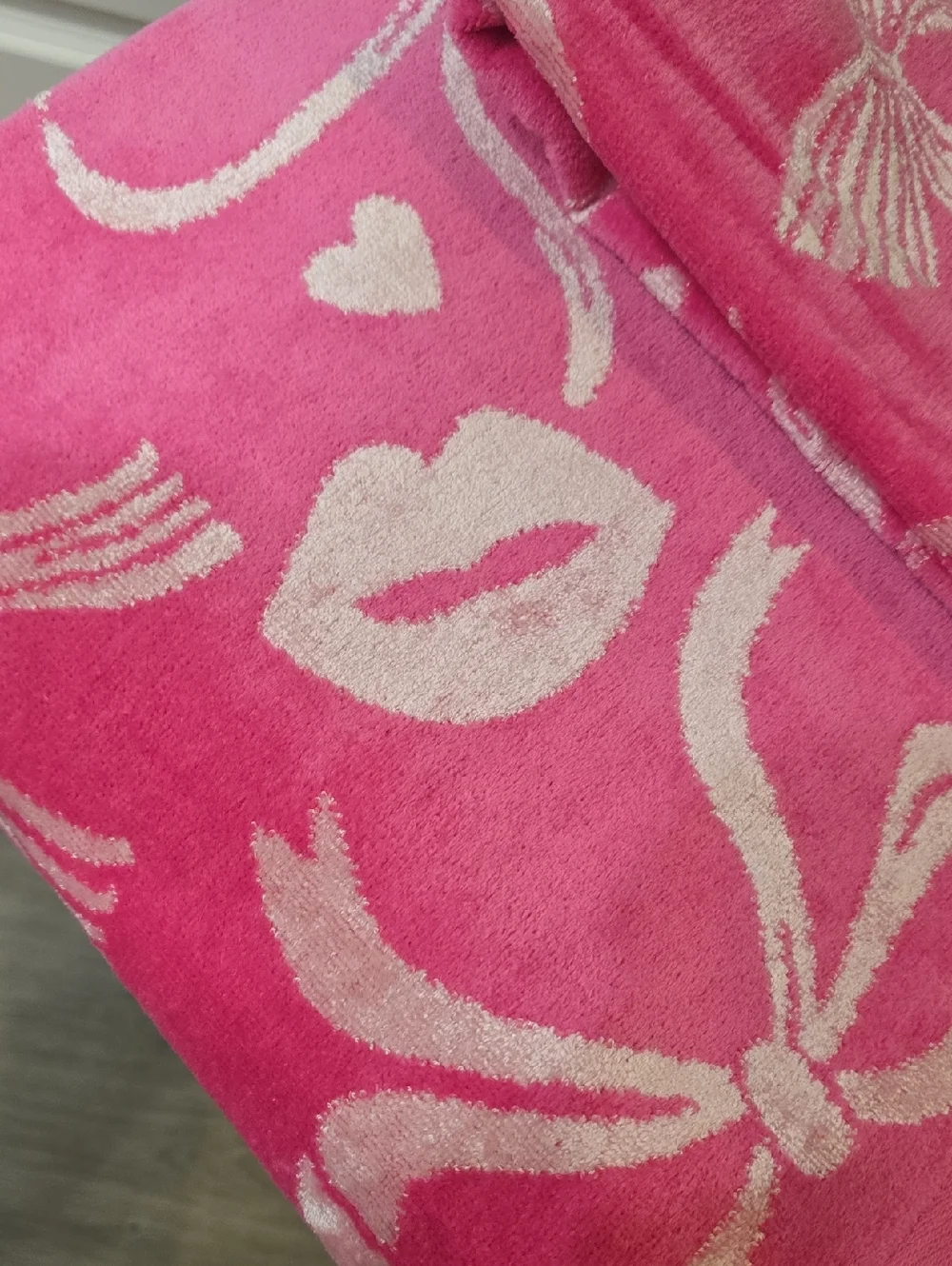 Juicy Couture Home Lips & Bows Bath & Hand Towel Set